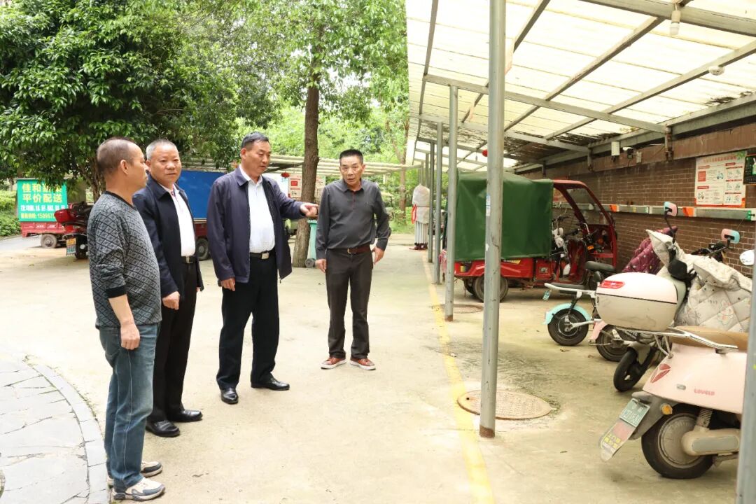 敢啃“硬骨头”！付光荣带队让物管从“矛盾源”变为“连心桥”