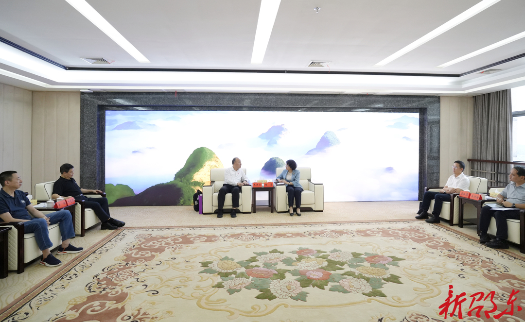 程蓓与深圳理工大学党委书记朱迪俭一行座谈