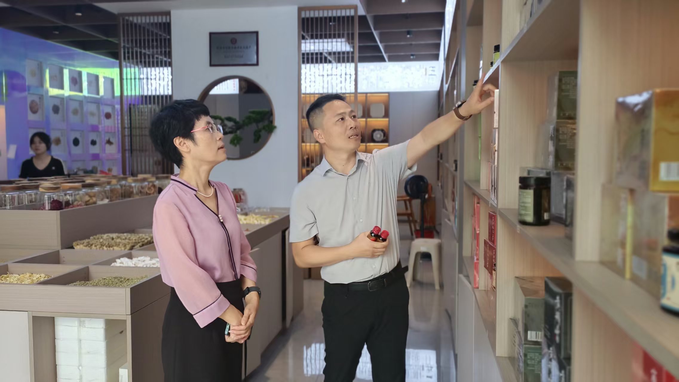 李江晖赴廉桥镇调研中医药产业发展等工作