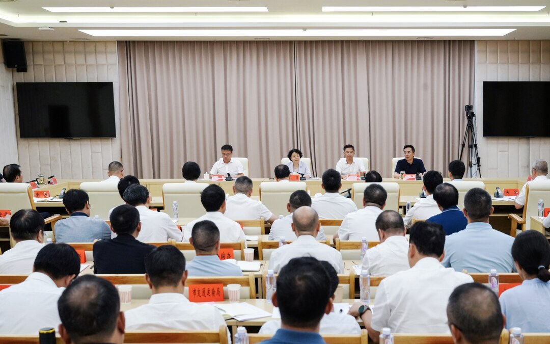 市委党的建设工作领导小组召开会议 研究部署巩固拓展学习教育成果工作