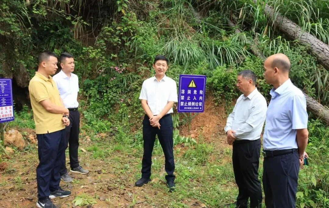 付凯军督导秸秆禁限烧管控和溶洞排查整治工作