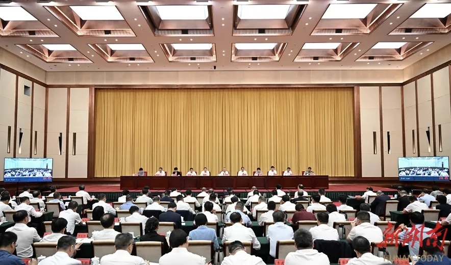 湖南向“违规吃喝”敲警钟，释放“一严到底”强烈信号